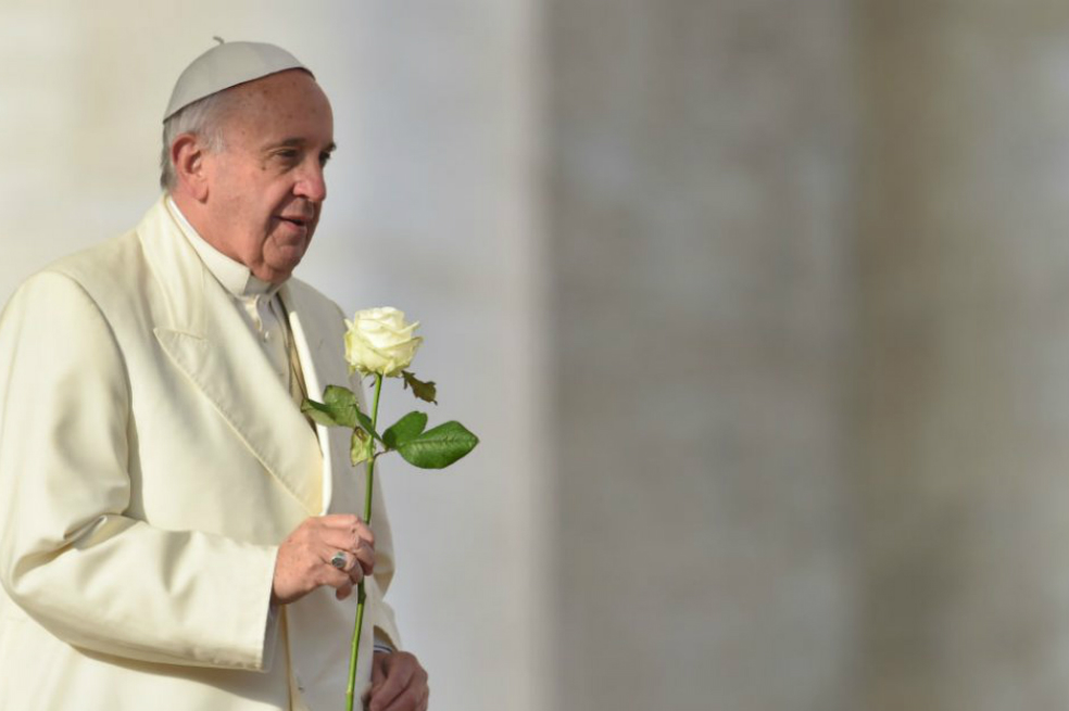 El papa condena el atentado de Bogotá y pide perseverar en la paz