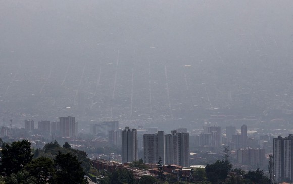Por alerta ambiental, pico y placa extiende su horario