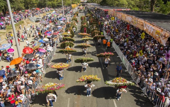 Sin público, y con tecnología y desfiles por barrios se haría Feria de las Flores este año