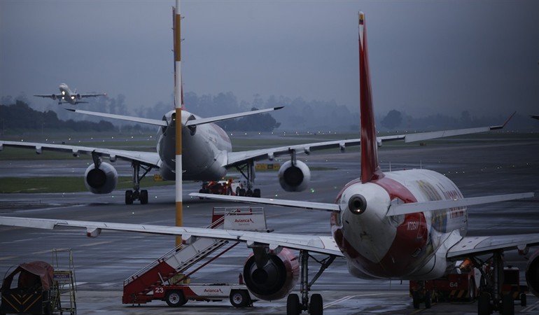 La próxima semana podría empezar el piloto de reapertura de aeropuertos: mintransporte
