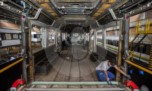 El metro moderniza su primera generación de trenes con talento paisa